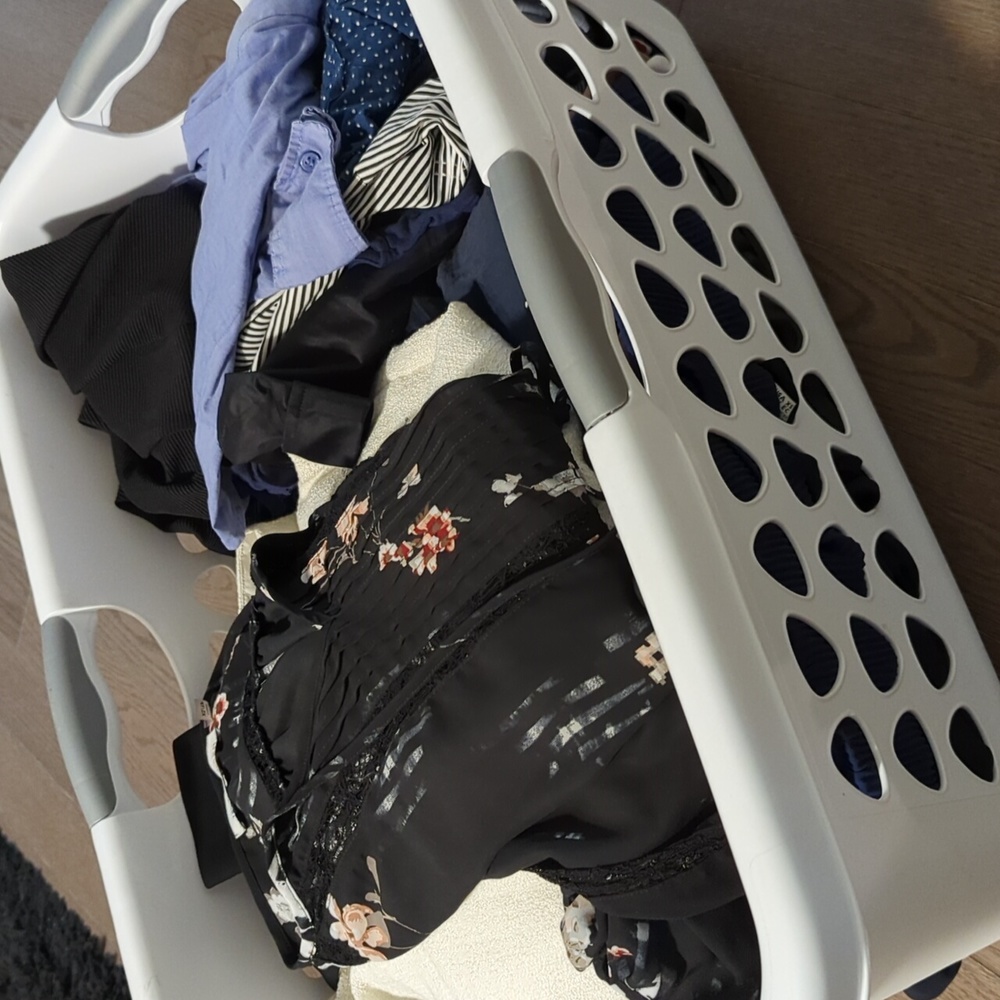 Basket of women's blouses XS